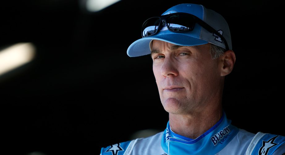 Harvick Breaks Record in Season Finale at Phoenix