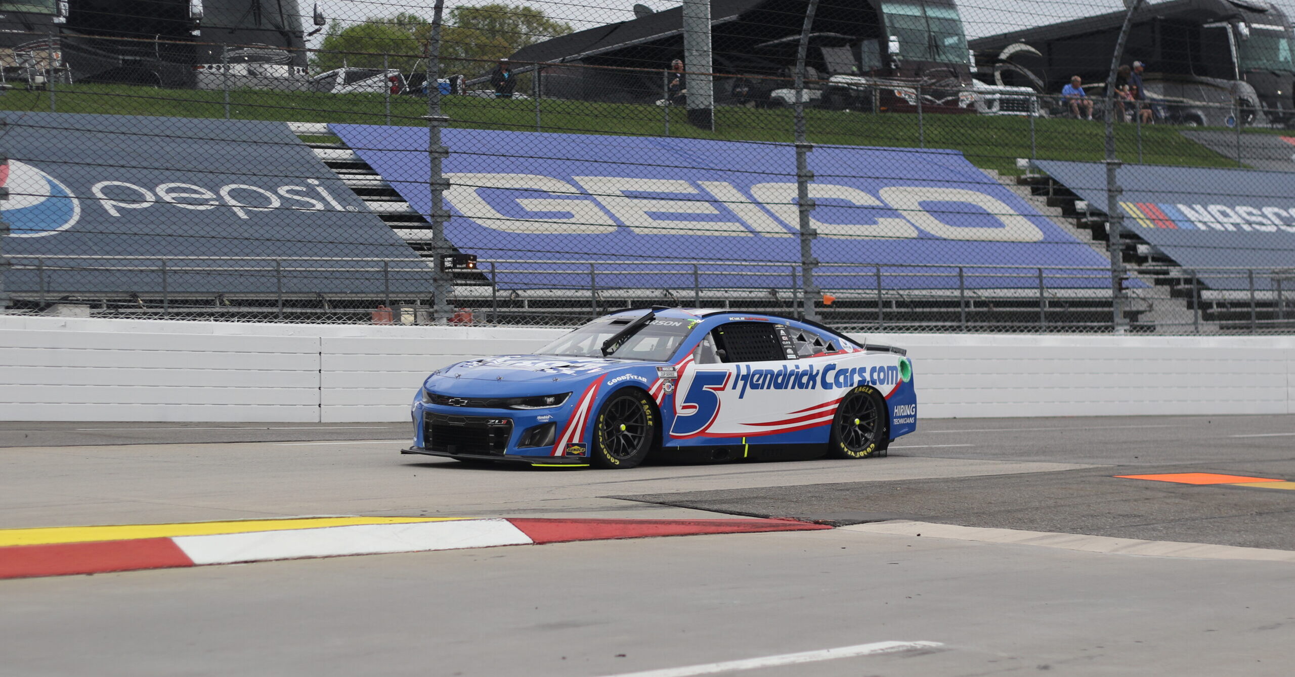 Kyle Larson running at Martinsville Speedway during the 2023 Spring weekend