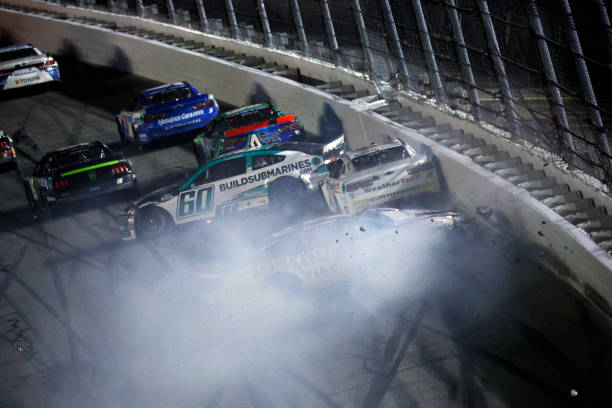 Daytona 500 Finish - Cindric Up the Track