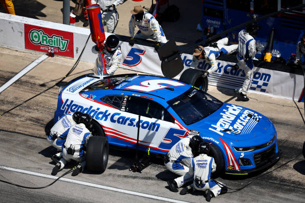 #5 Hendrick Pit Crew