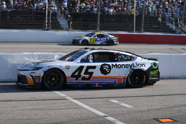 Overreaction Monday: Throwback Darlington - Reddick wrecks