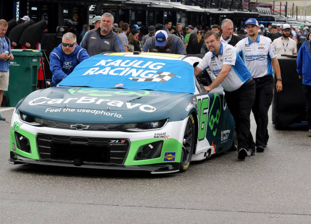 Days to Daytona: Kaulig Racing #10 - Team