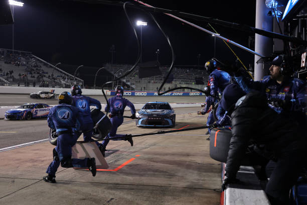 Joe Gibbs Racing #19 - Team