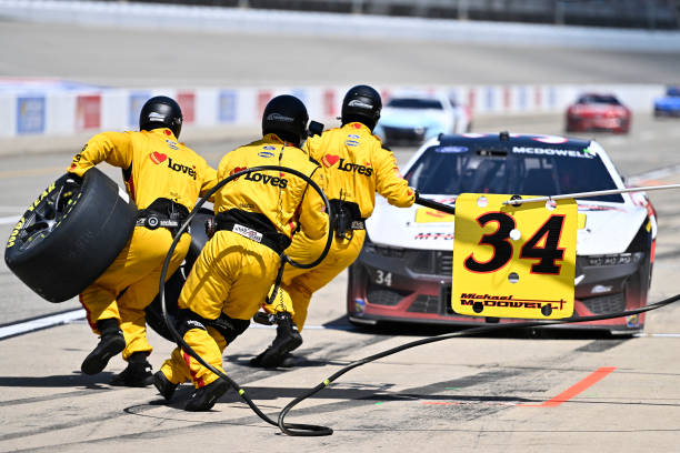 Front Row Motorsports #34 - Team