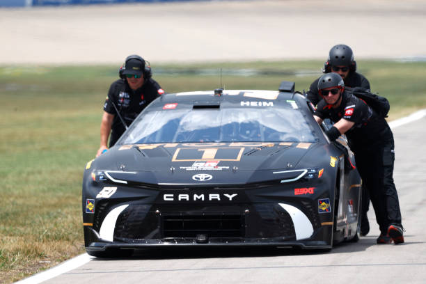 Days to Daytona: 23XI Racing #35 - Team