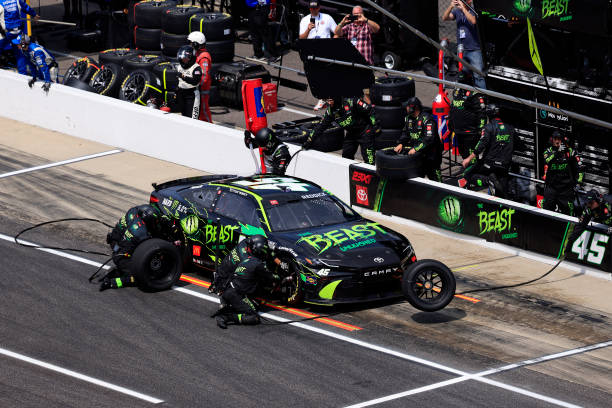 Days to Daytona: 23XI Racing #45 - Team