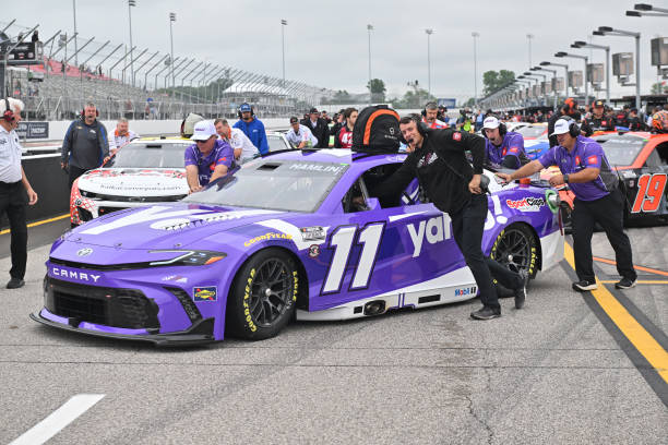 Joe Gibbs Racing #11 - JGR Hamlin