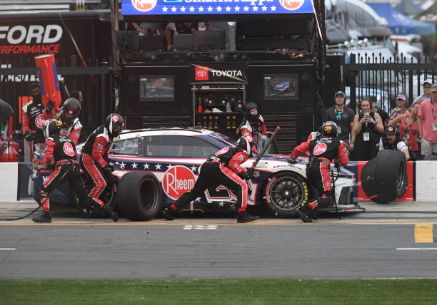 Days to Daytona: Joe Gibbs Racing #20 - Team