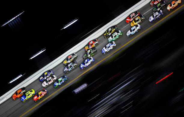 Daytona 500 - 3 Wide