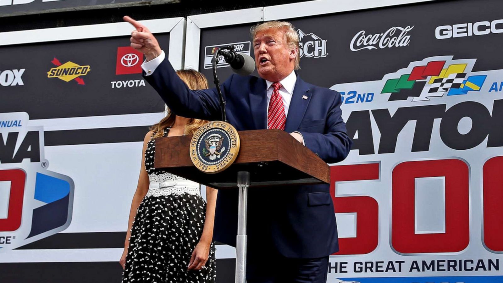 Trump Pumps up the Daytona 500